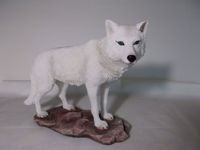 Picture of Arctic Wolf / Majestic Lone White Wolf Collectible Figurine Statue Home Decor Gift